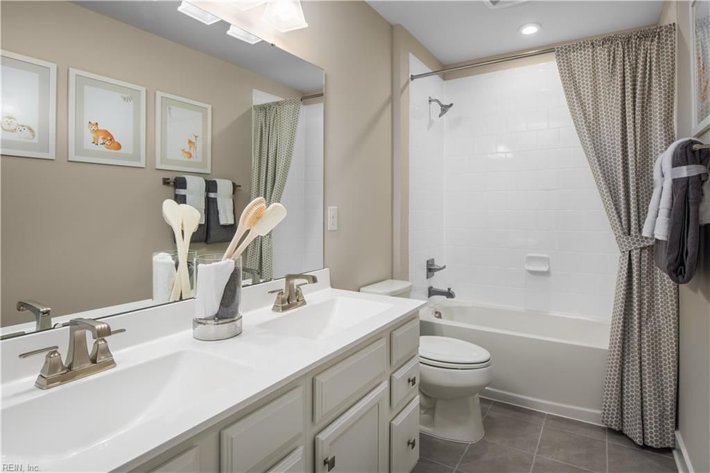 Photo of 215 ROBERTA Loop, Moyock, NC 27958 (MLS # 10613737)