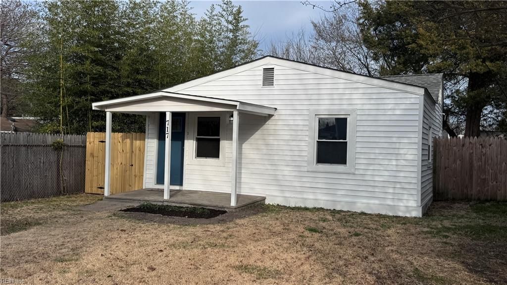 Photo of 717 DOUGLAS Avenue, Portsmouth, VA 23707 (MLS # 10618152)