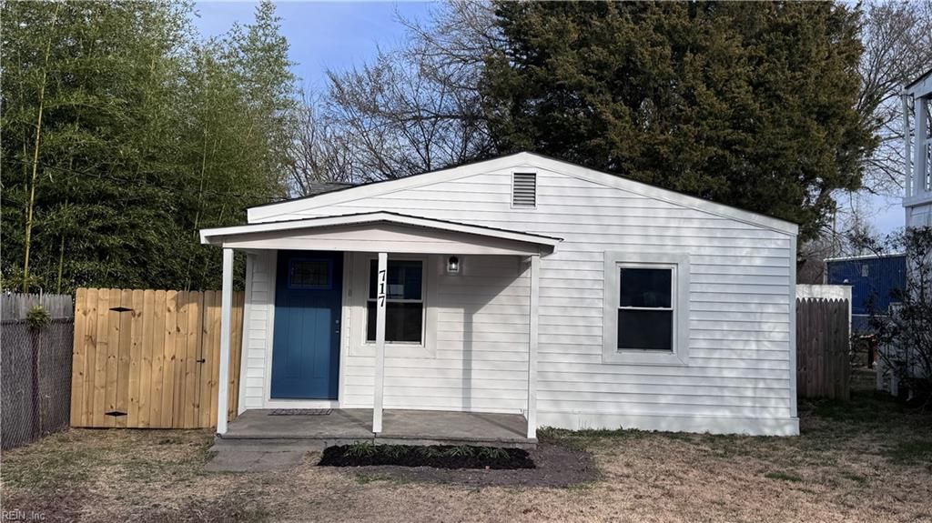 Photo of 717 DOUGLAS Avenue, Portsmouth, VA 23707 (MLS # 10618152)