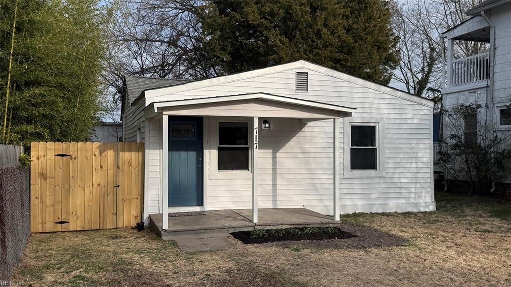 Photo of 717 DOUGLAS Avenue, Portsmouth, VA 23707 (MLS # 10618152)