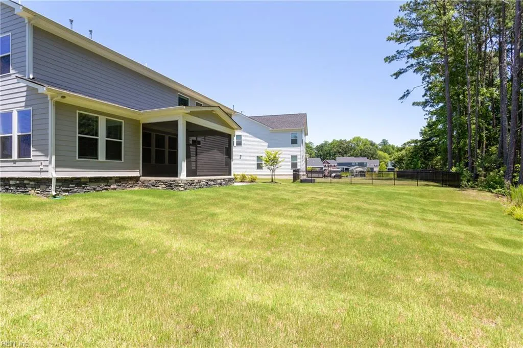 Suffolk, Virginia 23434, United States, 6 Bedrooms Bedrooms, ,4 BathroomsBathrooms,Residential,Active,104161