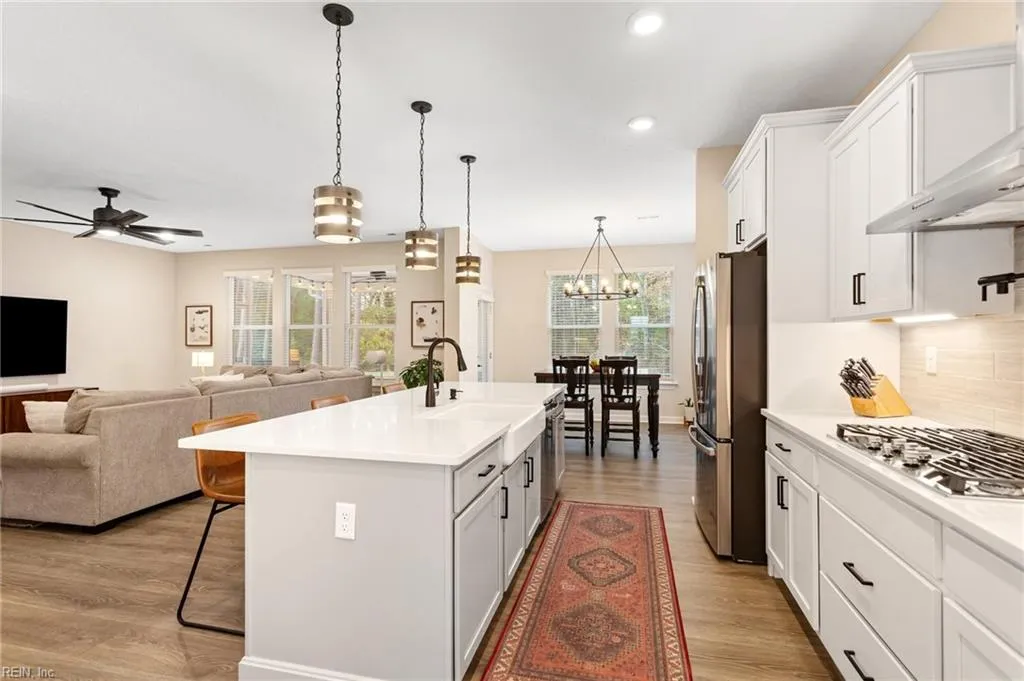 Suffolk, Virginia 23434, United States, 6 Bedrooms Bedrooms, ,4 BathroomsBathrooms,Residential,Active,104161