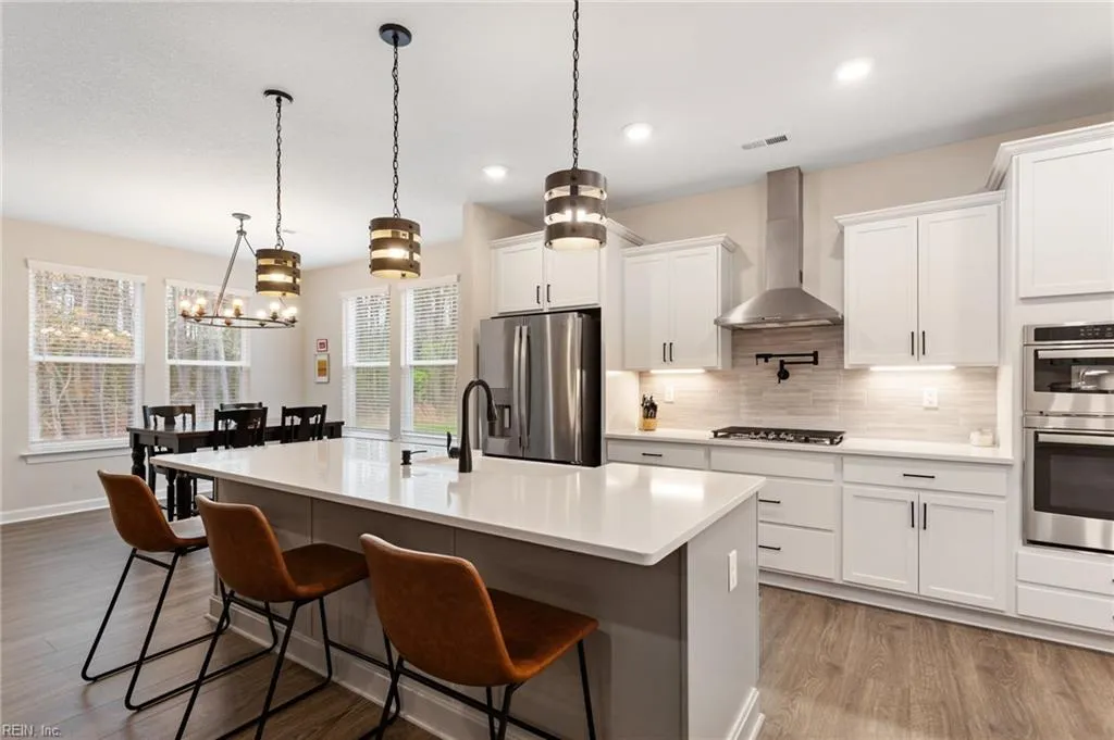 Suffolk, Virginia 23434, United States, 6 Bedrooms Bedrooms, ,4 BathroomsBathrooms,Residential,Active,104161