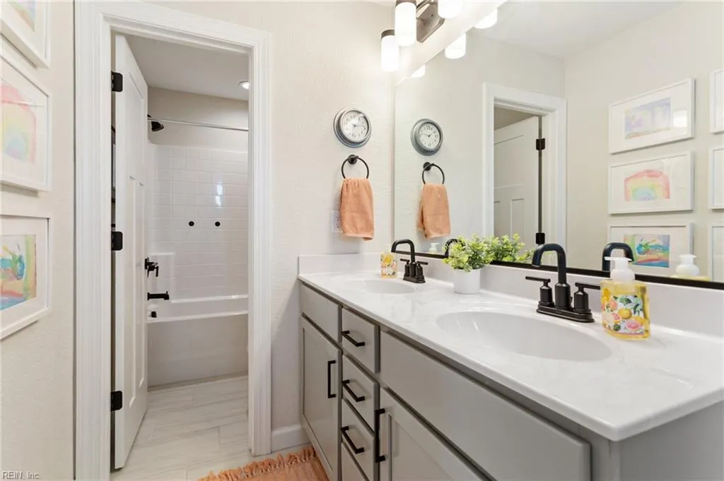 Suffolk, Virginia 23434, United States, 6 Bedrooms Bedrooms, ,4 BathroomsBathrooms,Residential,Active,104161