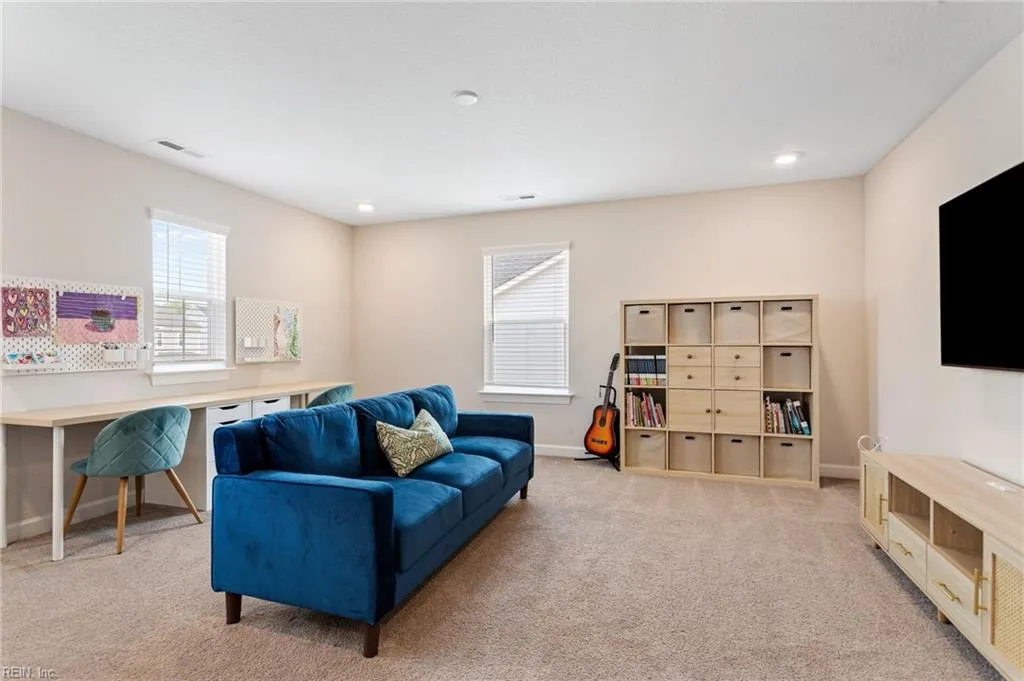 Suffolk, Virginia 23434, United States, 6 Bedrooms Bedrooms, ,4 BathroomsBathrooms,Residential,Active,104161