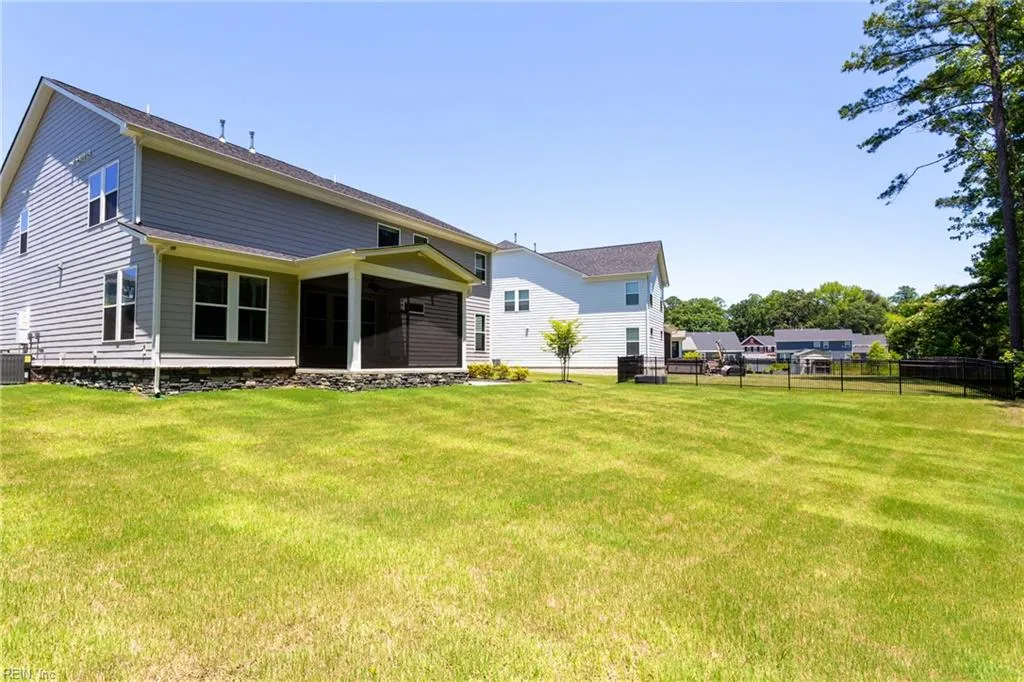 Suffolk, Virginia 23434, United States, 6 Bedrooms Bedrooms, ,4 BathroomsBathrooms,Residential,Active,104161