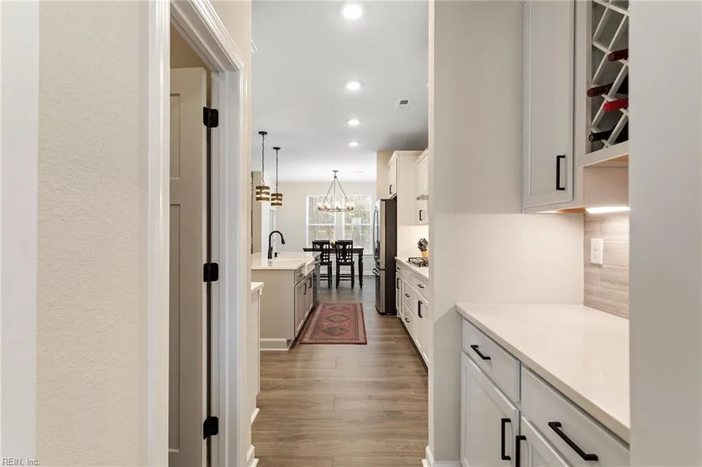 Suffolk, Virginia 23434, United States, 6 Bedrooms Bedrooms, ,4 BathroomsBathrooms,Residential,Active,104161