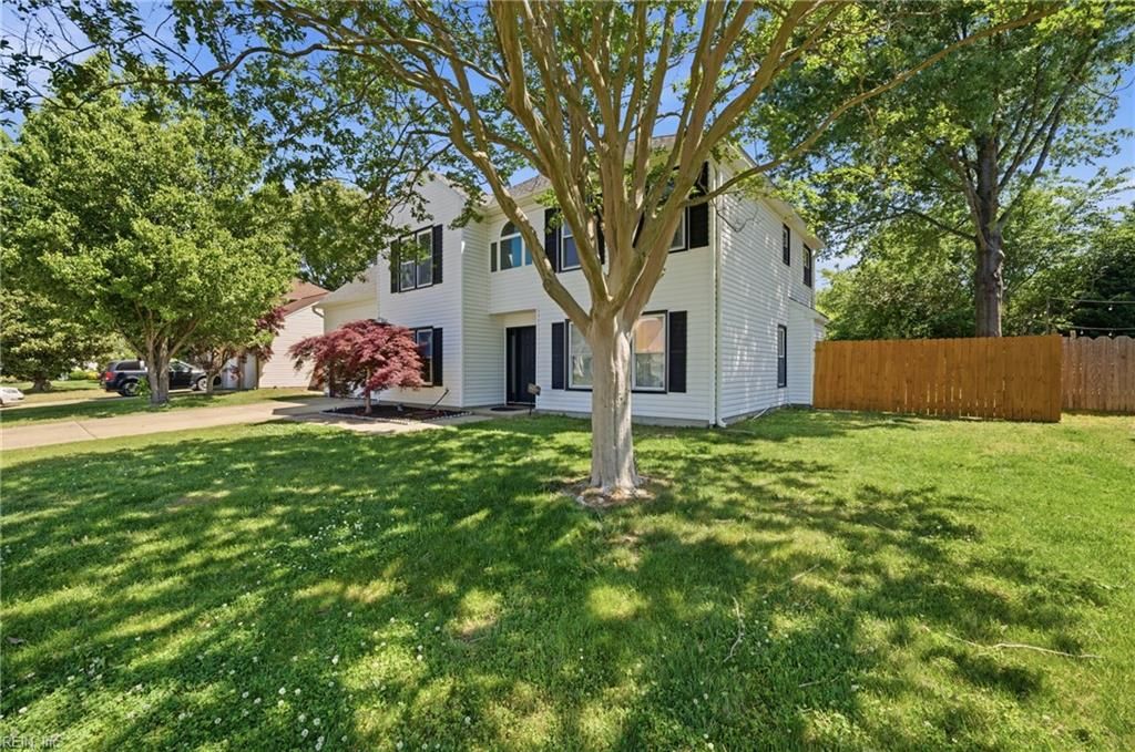 Photo of 5556 Del Park Ave Ave, Virginia Beach, VA 23455 (MLS # 10631060)