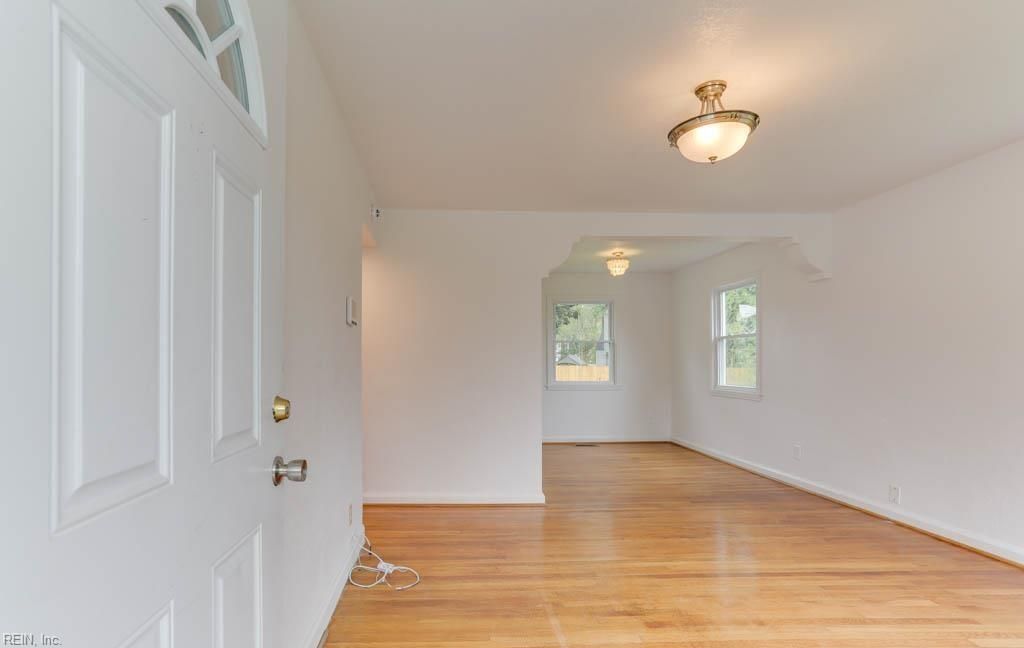 Photo of 7725 Fayver Avenue, Norfolk, VA 23505 (MLS # 10612131)