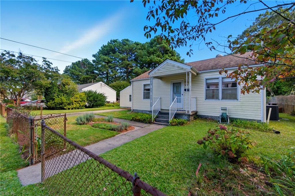 Photo of 416 Baldwin Street, Virginia Beach, VA 23452 (MLS # 10604839)