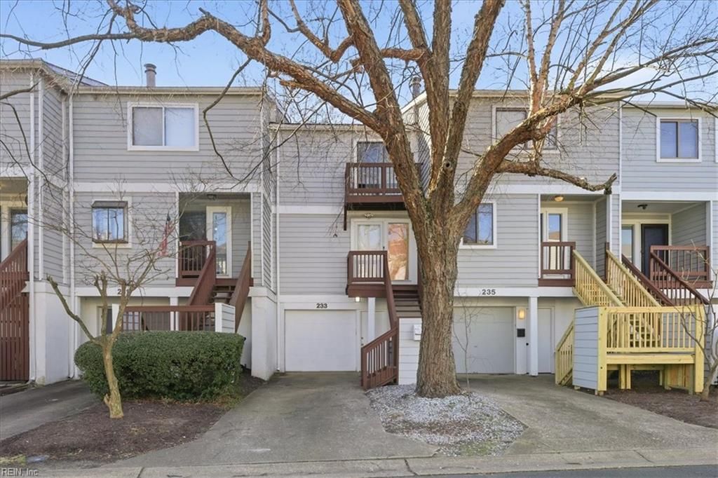 Photo of 233 Mill Point Drive, Hampton, VA 23669 (MLS # 10620912)