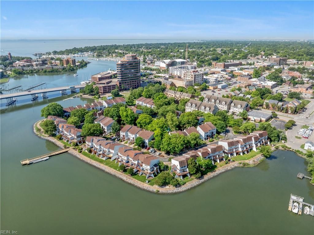 Photo of 233 Mill Point Drive, Hampton, VA 23669 (MLS # 10620912)