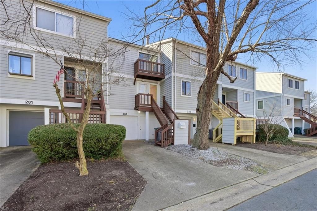 Photo of 233 Mill Point Drive, Hampton, VA 23669 (MLS # 10620912)