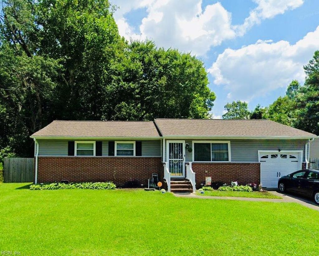 Photo of 1821 Spar Street, Chesapeake, VA 23321 (MLS # 10617920)