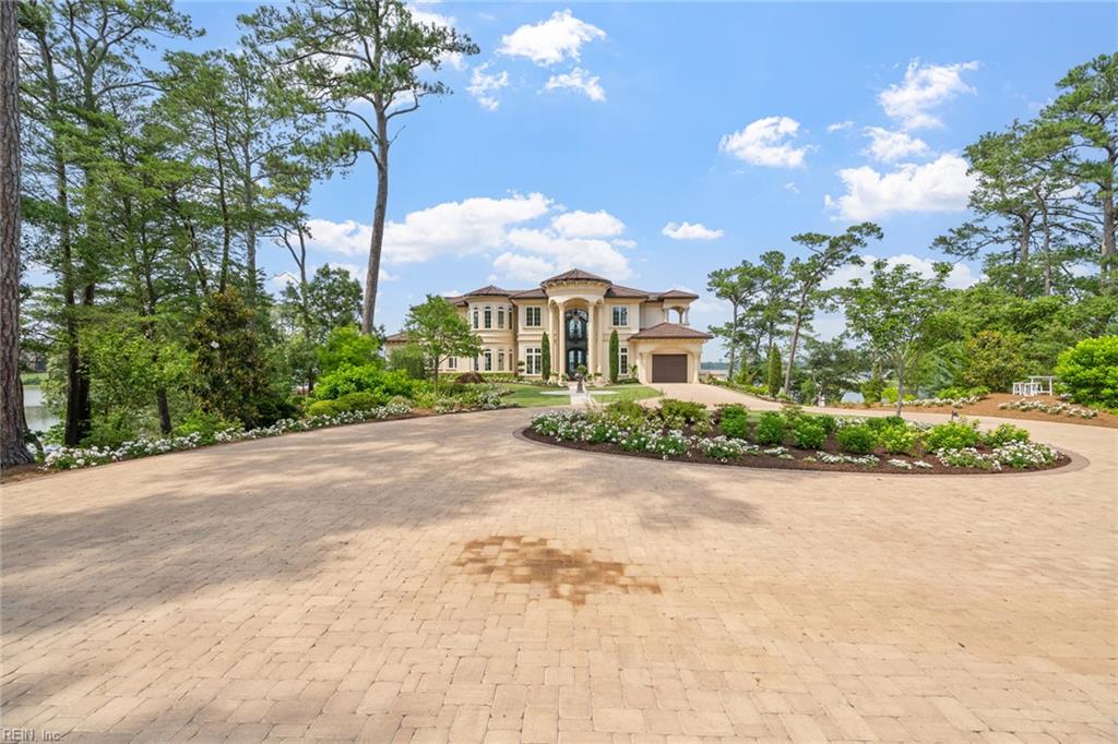 1680 Godfrey LN