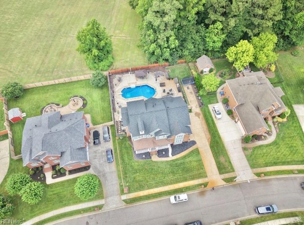 Photo of 821 Redleafe Circle, Chesapeake, VA 23320 (MLS # 10642513)