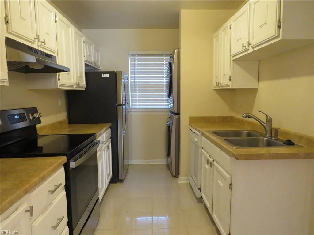 Portsmouth, Virginia 23703, United States, 3 Bedrooms Bedrooms, ,3 BathroomsBathrooms,Residential,Active,11615