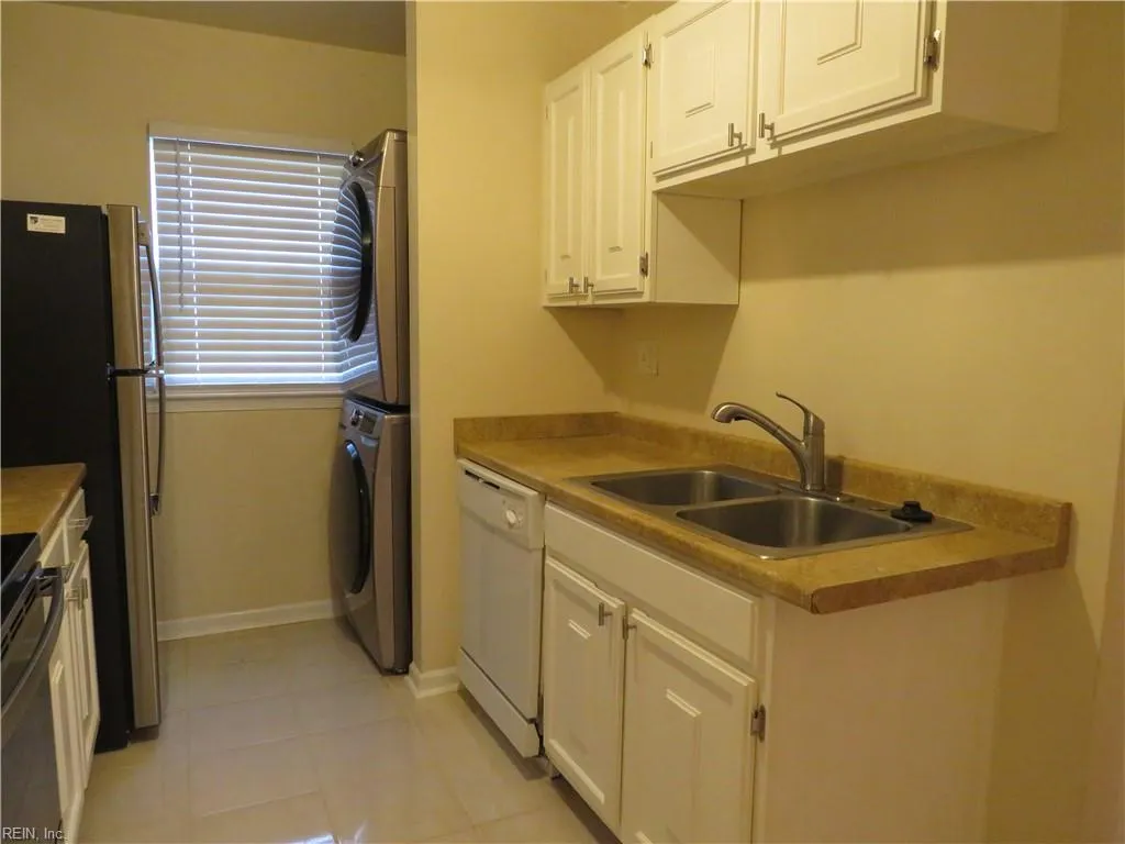 Portsmouth, Virginia 23703, United States, 3 Bedrooms Bedrooms, ,3 BathroomsBathrooms,Residential,Active,11615
