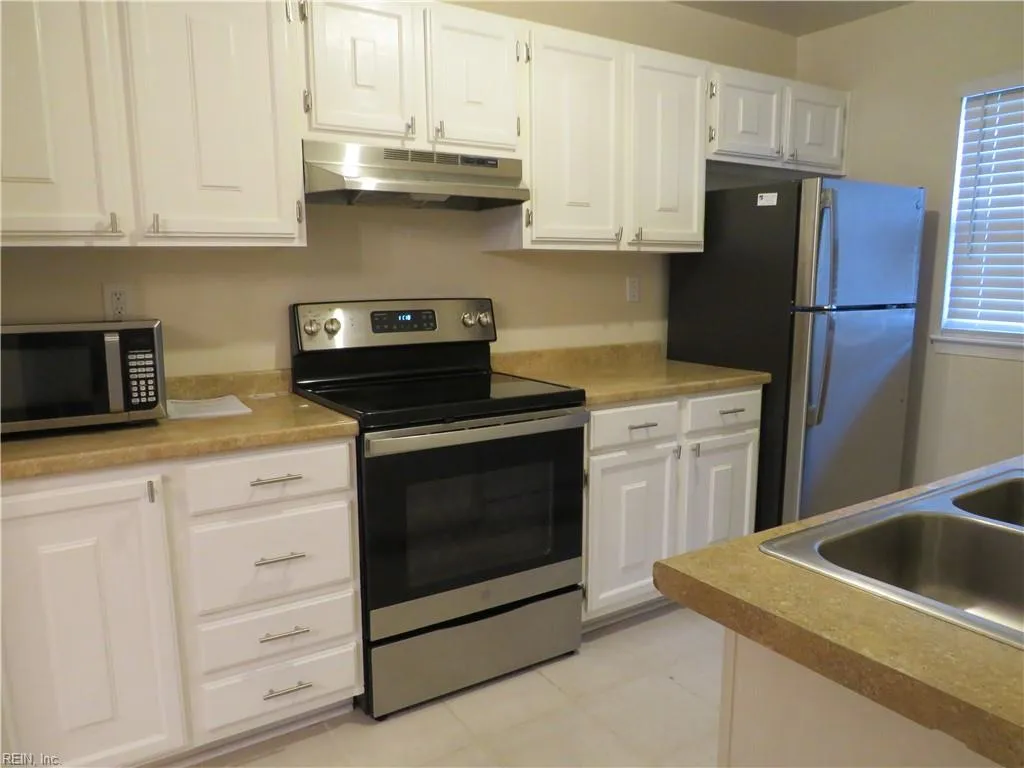 Portsmouth, Virginia 23703, United States, 3 Bedrooms Bedrooms, ,3 BathroomsBathrooms,Residential,Active,11615
