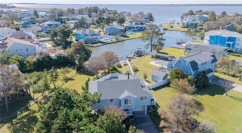 309 Whiting LN