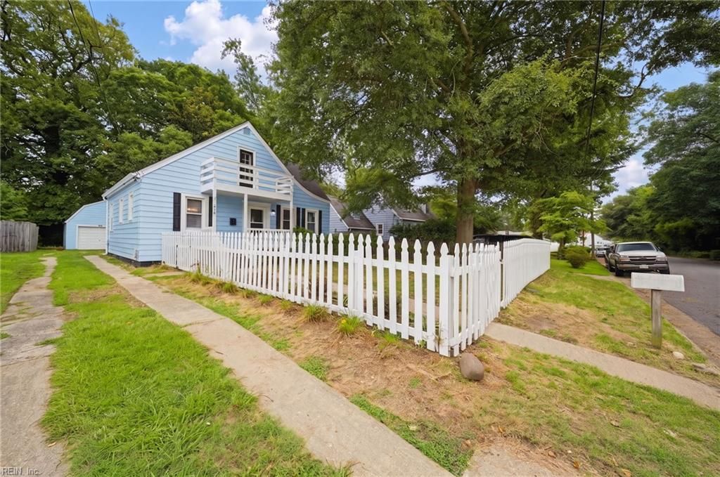 Photo of 216 Manteo Avenue, Hampton, VA 23661 (MLS # 10643803)
