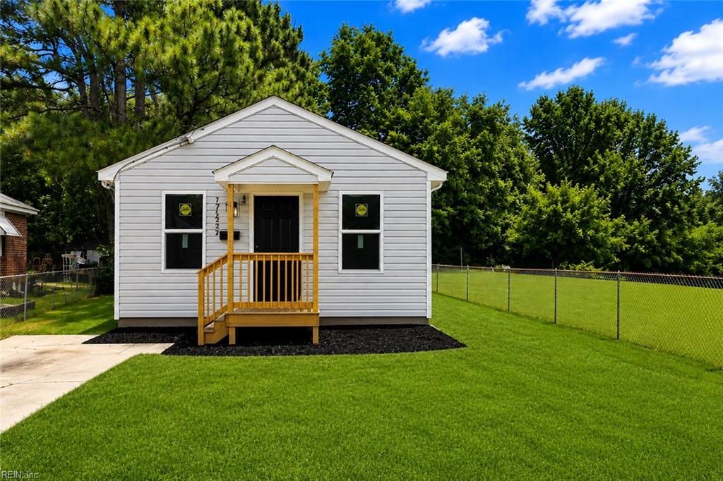 Photo of 752 Oxford Street, Suffolk, VA 23434 (MLS # 10637093)