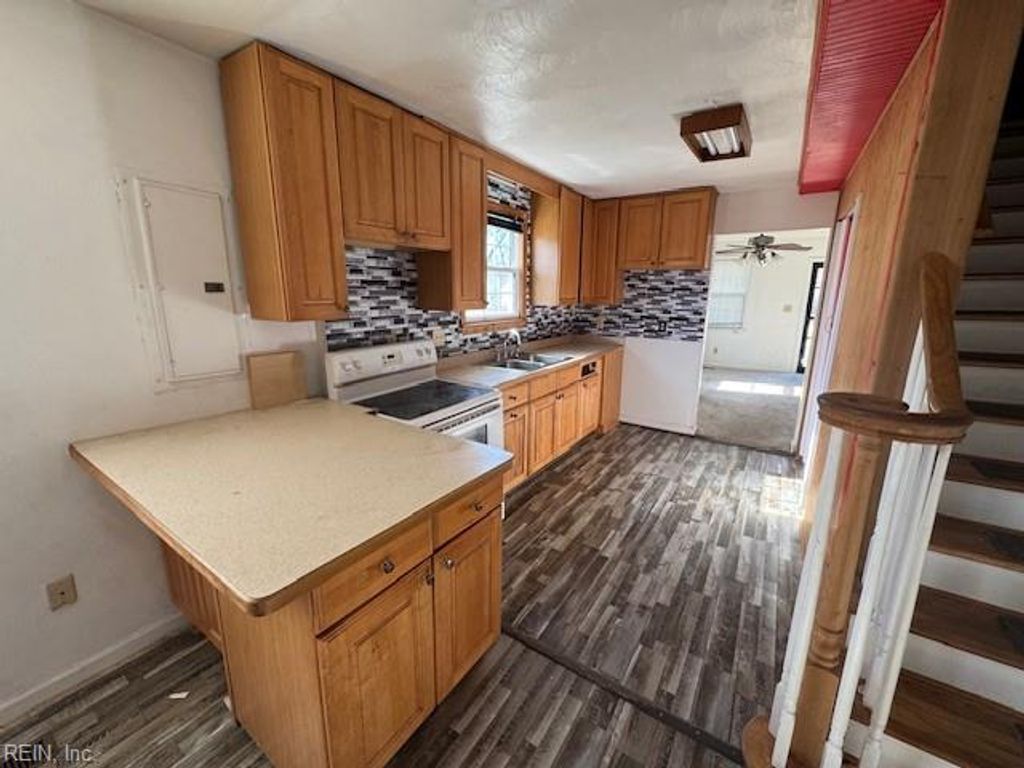 Photo of 611 Partridge Avenue, Chesapeake, VA 23324 (MLS # 10627979)