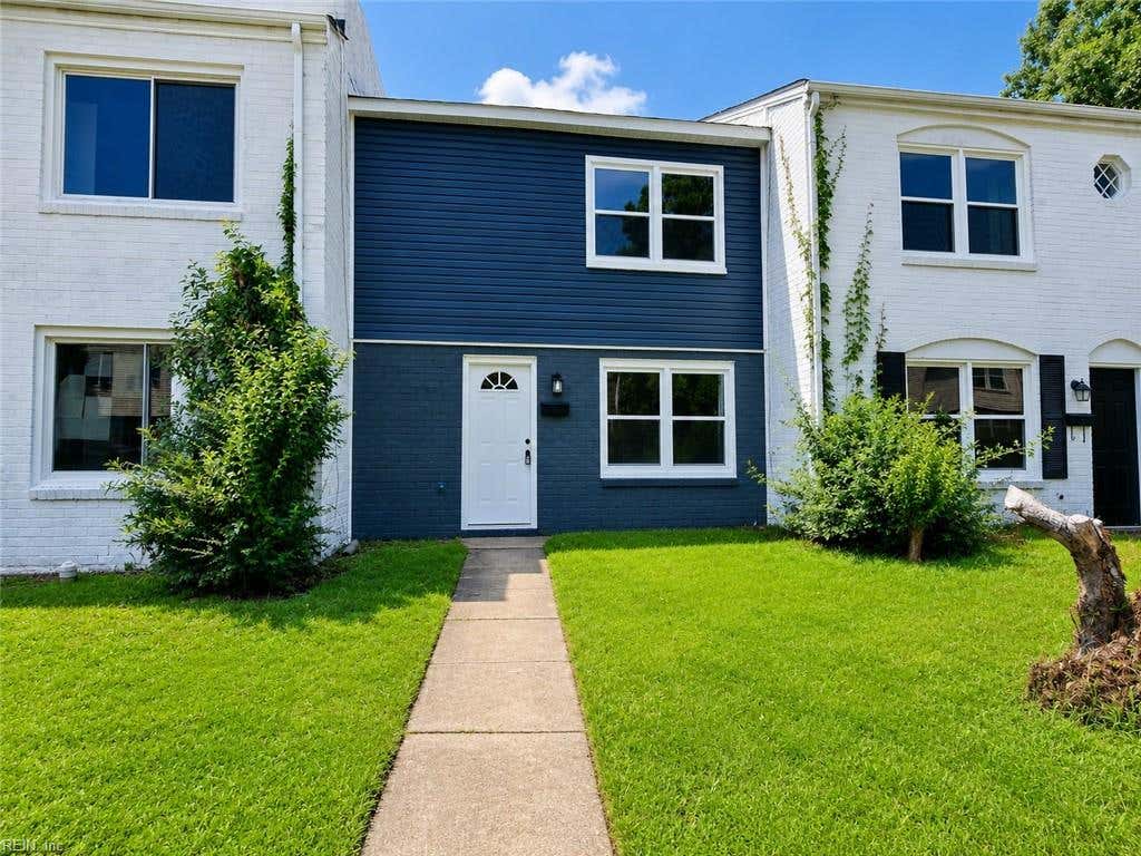 Photo of 4021 Sloop Trail, Chesapeake, VA 23321 (MLS # 10648930)