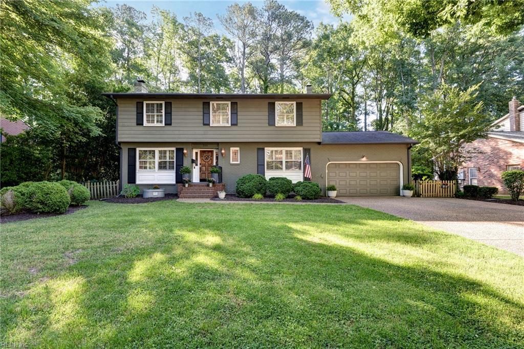 Photo of 320 Parkway Drive, Newport News, VA 23606 (MLS # 10637013)