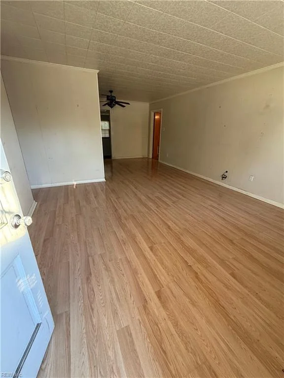 1920 Andrews Boulevard, photo 5 of 14