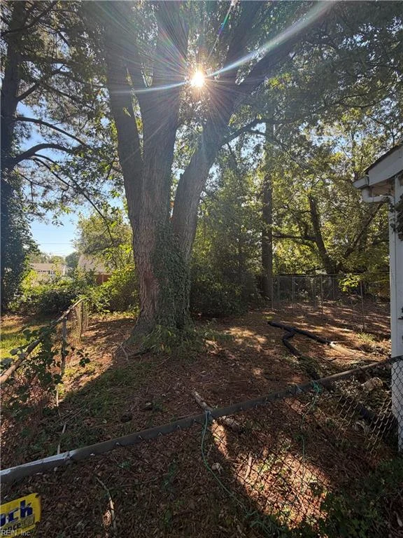 1920 Andrews Boulevard, photo 4 of 14