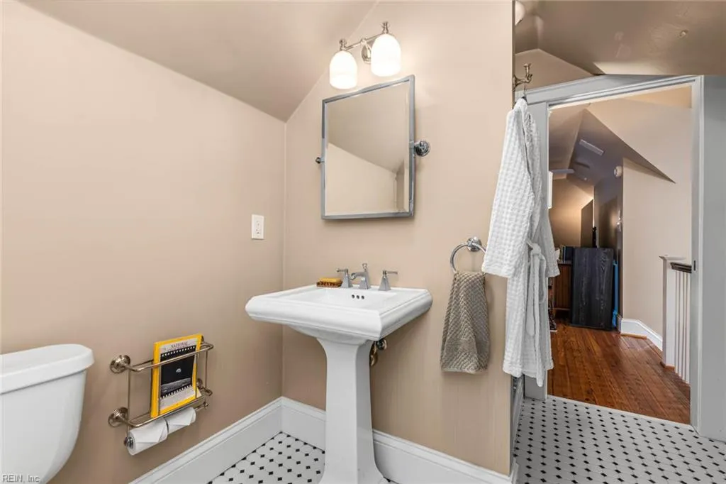 Norfolk, Virginia 23517, United States, 4 Bedrooms Bedrooms, ,4 BathroomsBathrooms,Residential,Active,234138