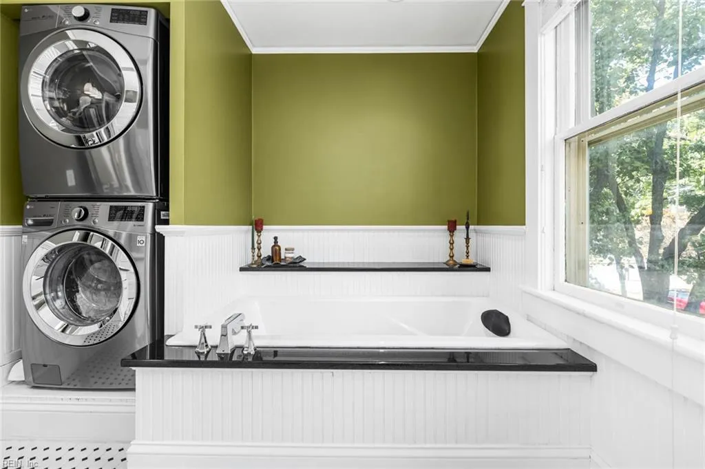 Norfolk, Virginia 23517, United States, 4 Bedrooms Bedrooms, ,4 BathroomsBathrooms,Residential,Active,234138