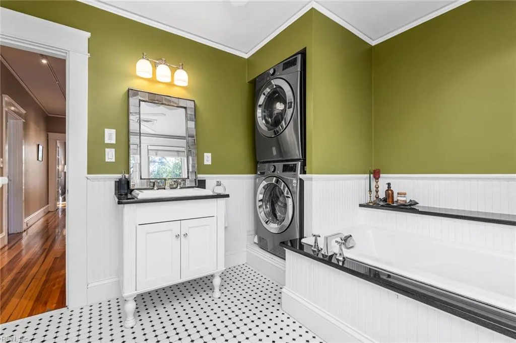 Norfolk, Virginia 23517, United States, 4 Bedrooms Bedrooms, ,4 BathroomsBathrooms,Residential,Active,234138