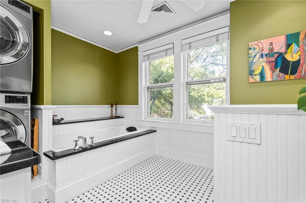 Norfolk, Virginia 23517, United States, 4 Bedrooms Bedrooms, ,4 BathroomsBathrooms,Residential,Active,234138