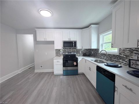 Photo of 2534 Keller Avenue, Norfolk, VA 23509 (MLS # 10631745)