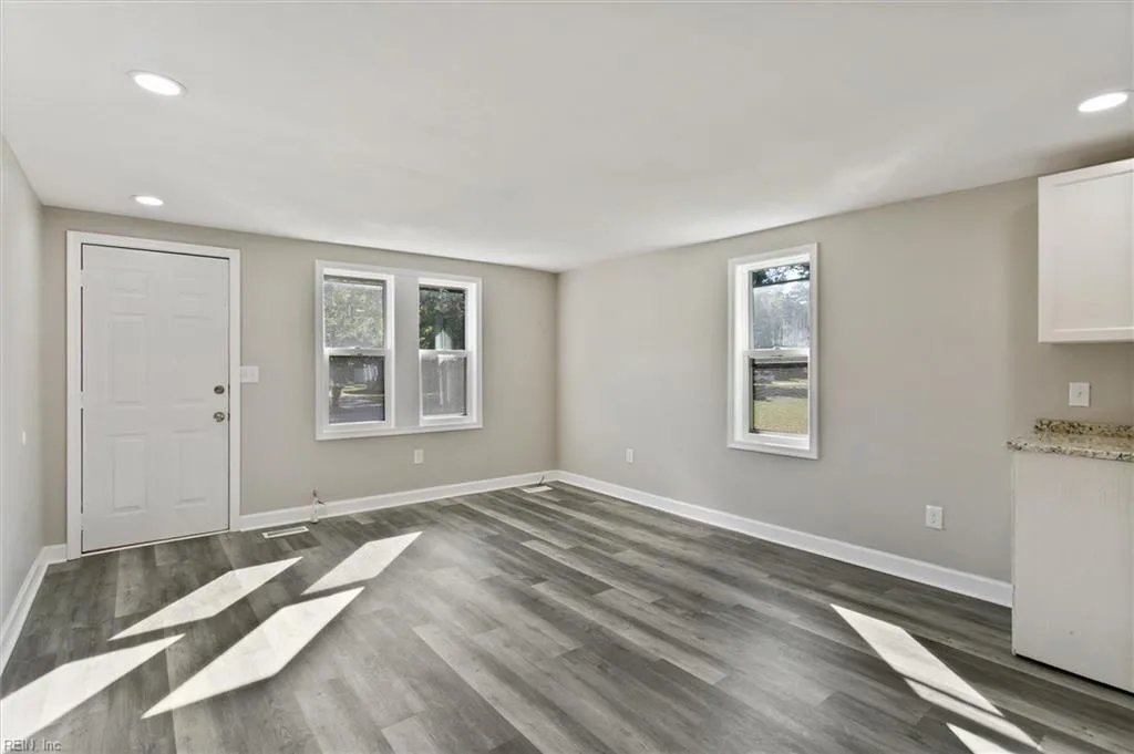 Yorktown, Virginia 23693, United States, 2 Bedrooms Bedrooms, ,1 BathroomBathrooms,Residential,Active,233277