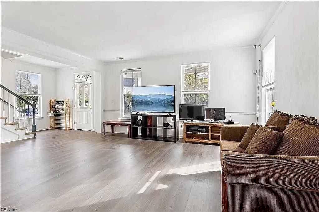 Photo of 220 W 33rd Street, Norfolk, VA 23504 (MLS # 10618234)