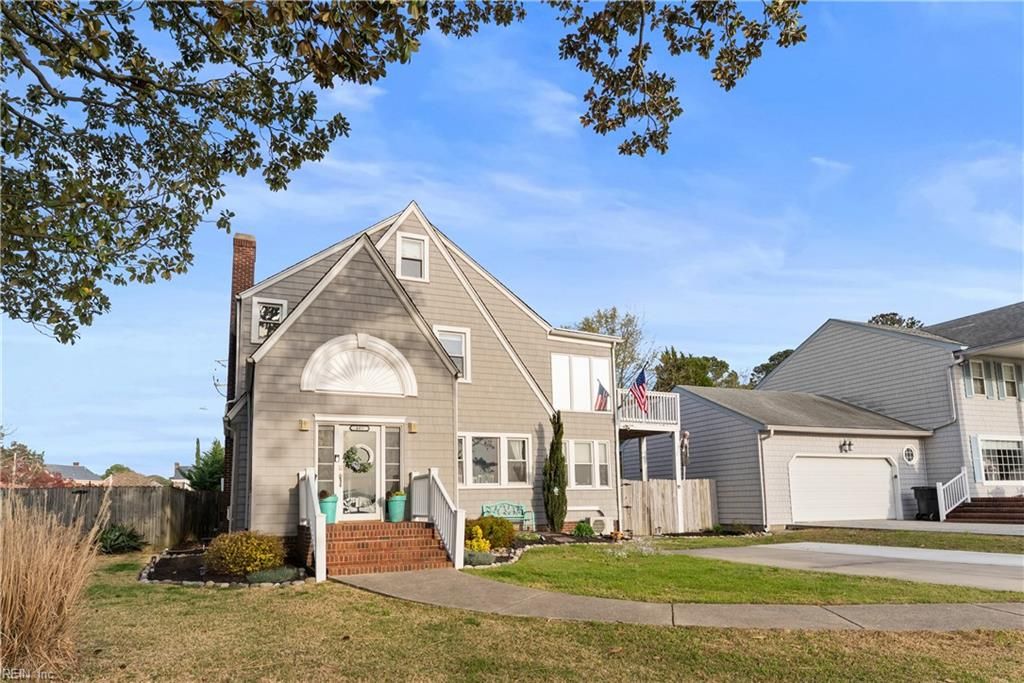 Photo of 401 Riverside Drive, Portsmouth, VA 23707 (MLS # 10627353)