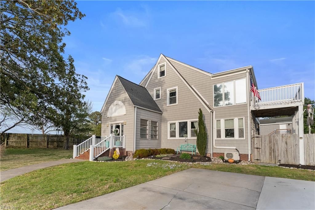 Photo of 401 Riverside Drive, Portsmouth, VA 23707 (MLS # 10627353)
