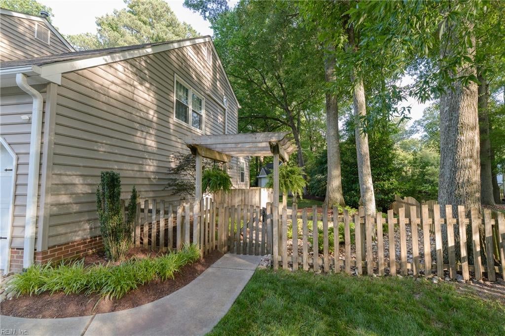 Photo of 602 Lake Dale Way, Yorktown, VA 23693 (MLS # 10645904)