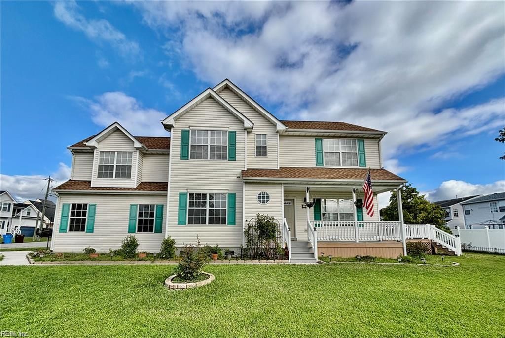 Photo of 301 Lincoln Road, Chesapeake, VA 23320 (MLS # 10614037)