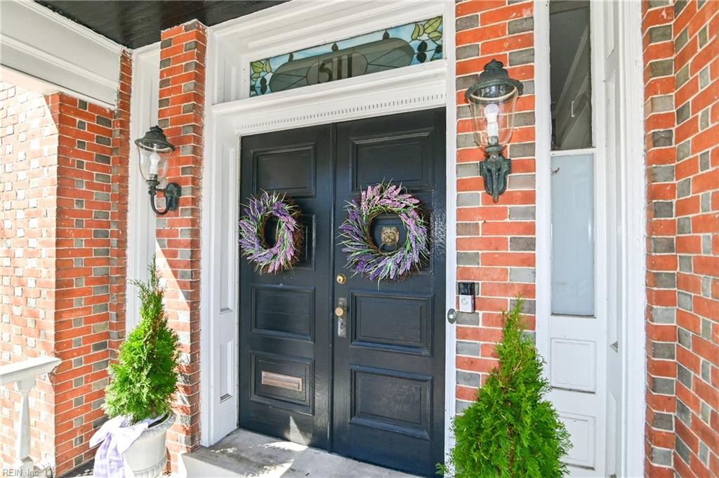 Photo of 511 Colonial Avenue, Norfolk, VA 23507 (MLS # 10624557)