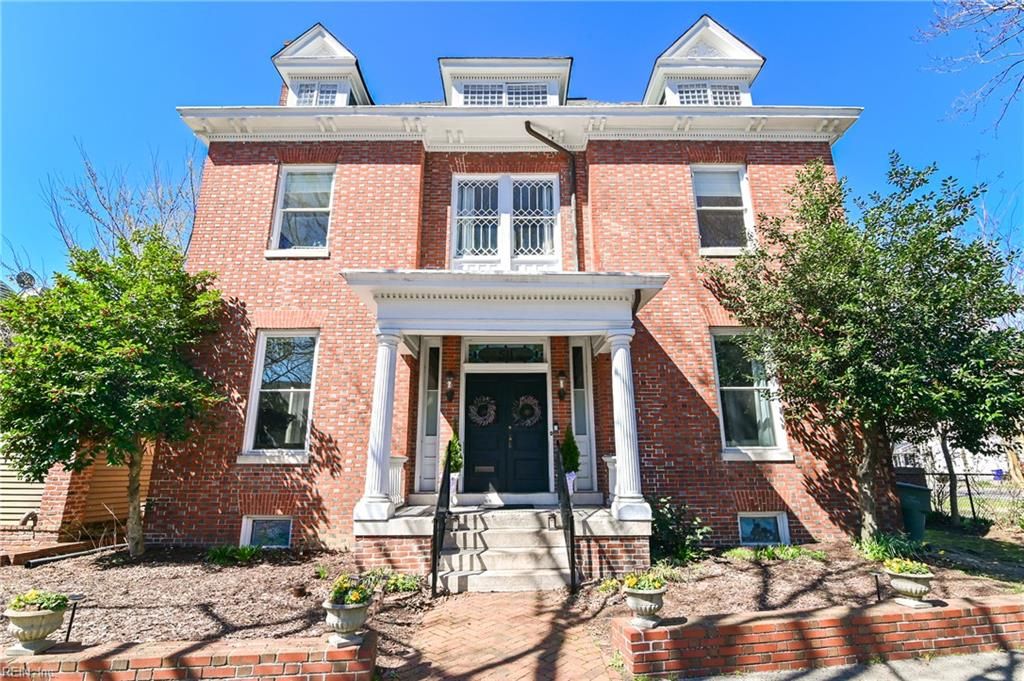 Photo of 511 Colonial Avenue, Norfolk, VA 23507 (MLS # 10624557)