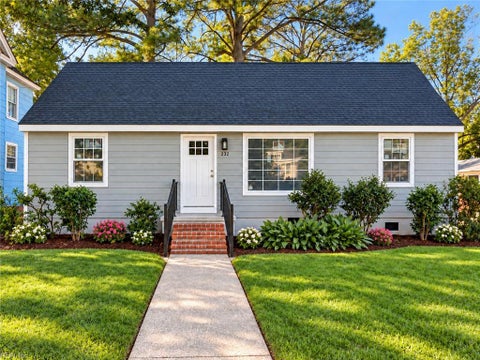 Photo of 232 Maryland Avenue, Portsmouth, VA 23707 (MLS # 10658675)