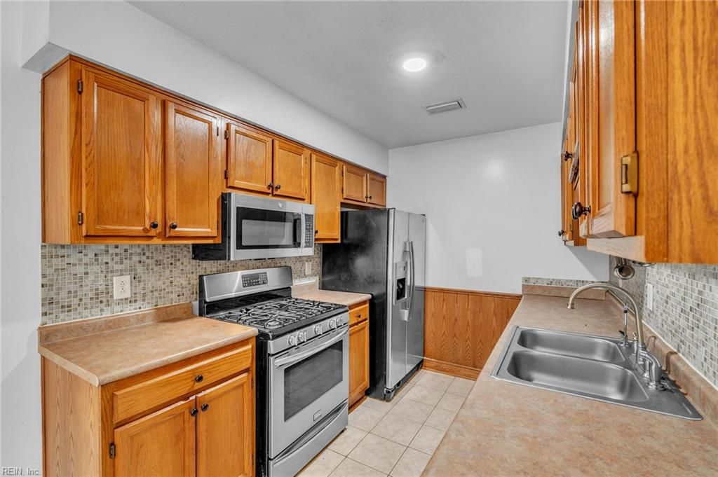 Photo of 809 Huntly Drive, Chesapeake, VA 23320 (MLS # 10615168)