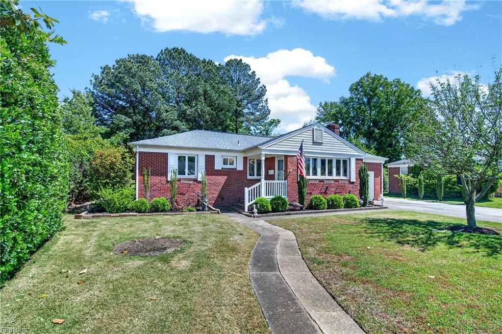 Photo of 3 Commander Drive, Hampton, VA 23666 (MLS # 10631867)