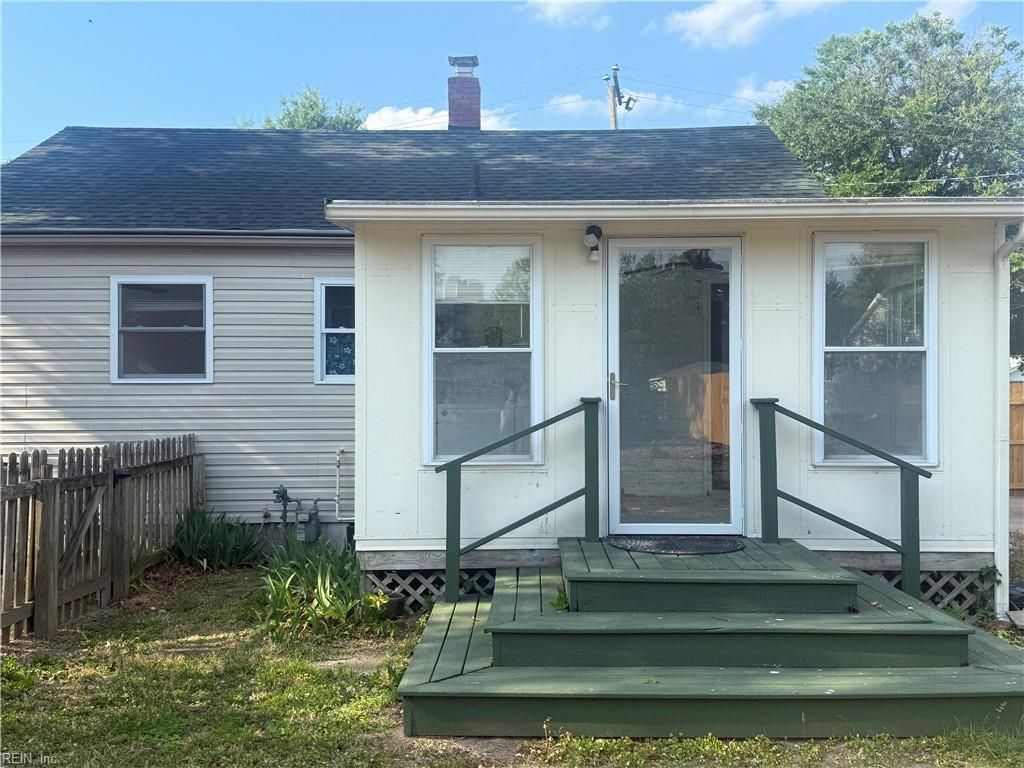 Photo of 739 Waukesha Avenue, Norfolk, VA 23509 (MLS # 10636064)