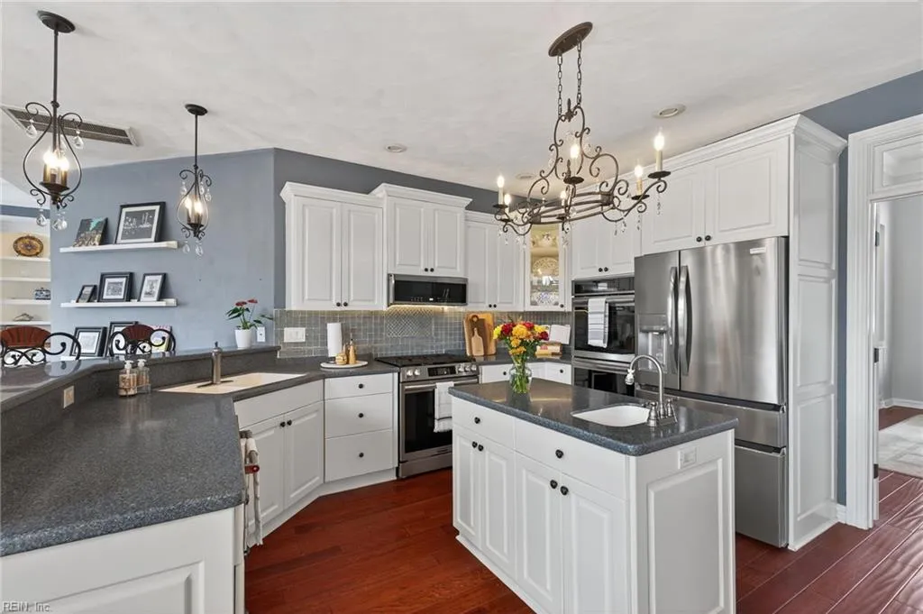 Virginia Beach, Virginia 23456, United States, 5 Bedrooms Bedrooms, ,4 BathroomsBathrooms,Residential,Active,243369