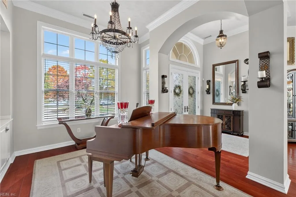 Virginia Beach, Virginia 23456, United States, 5 Bedrooms Bedrooms, ,4 BathroomsBathrooms,Residential,Active,243369